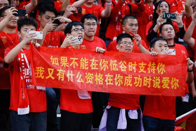 兰德尔24分森林狼擒猛龙 骑士7人上双大胜奇才