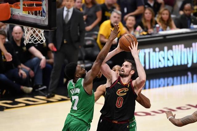 崔永熙21+8+5+4陈盈骏20+8 广州逆转险胜福建